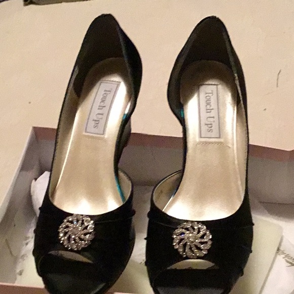 Shoes - Picture 1 of 3